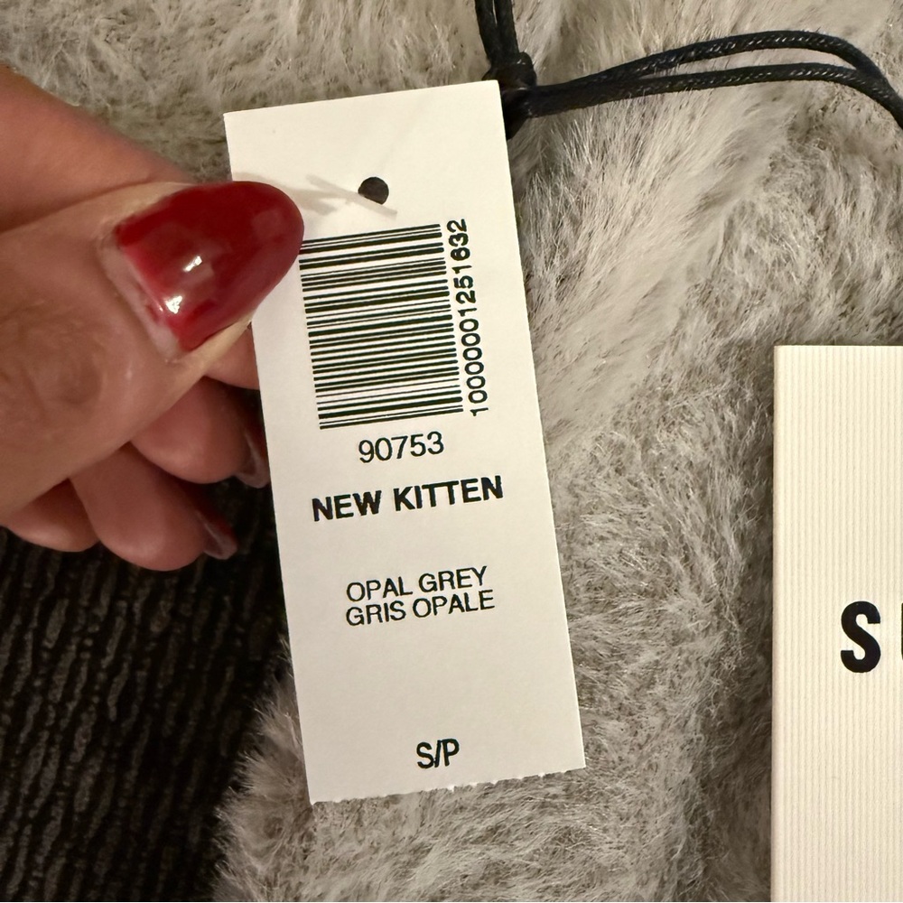 NWT Aritzia Sunday Best Fuzzy New Kitten Sweater Opal Grey - Picture 6 of 9